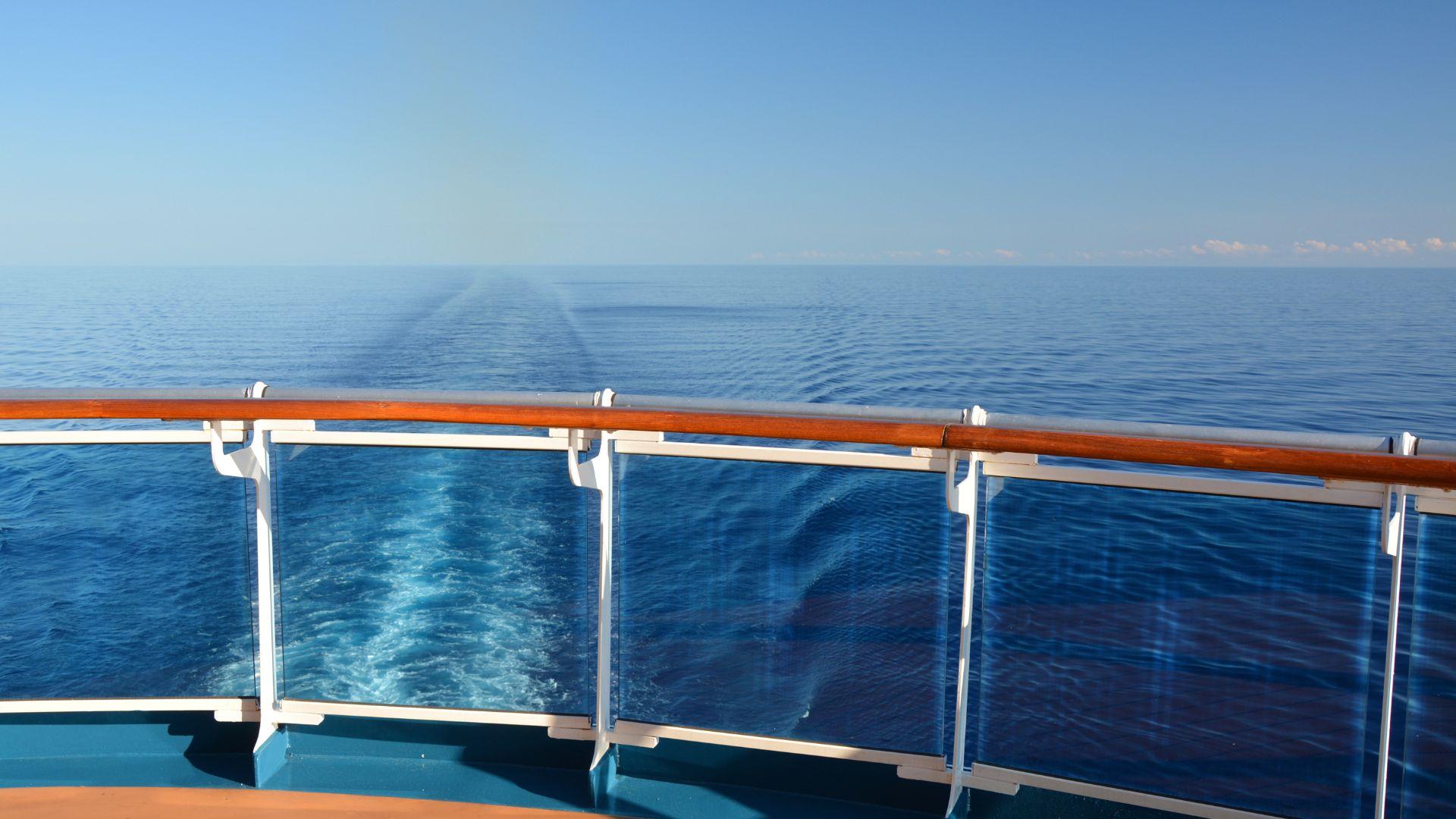 AROYA CRUISES – 3 Nights Arabian Gulf Cruise Abu Dhabi • Dubai