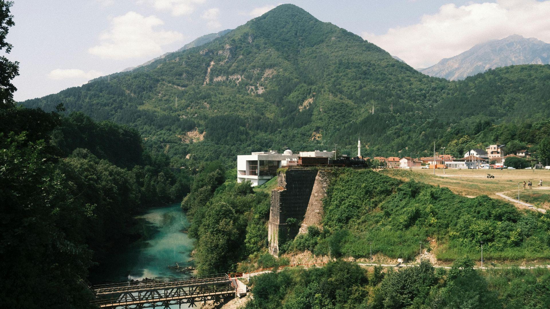 Bosnia & Herzegovina Sarajevo-Bihac-Mostar-Sarajevo