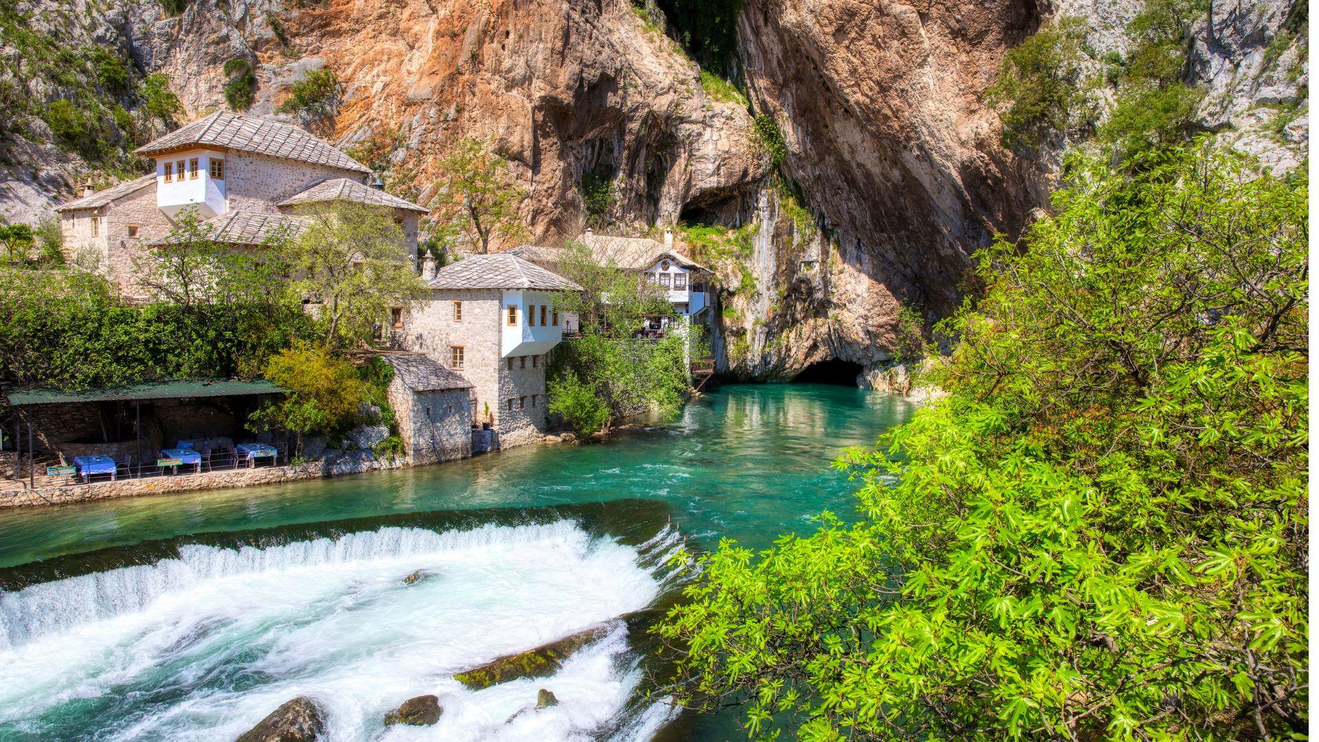 Bosnia & Herzegovina Sarajevo-Bihac-Mostar-Sarajevo